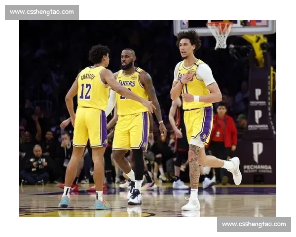 湖人对阵热火全场回放经典对决精彩瞬间解析与战术亮点回顾